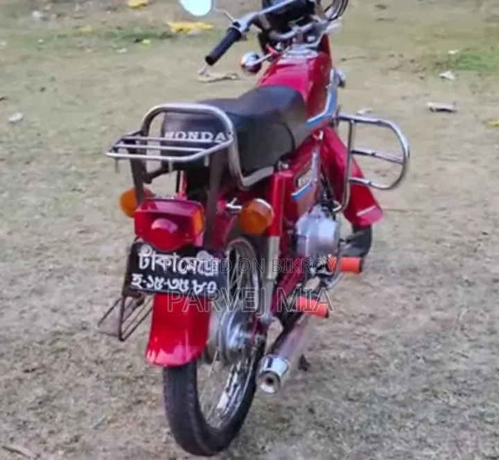 Honda 2003 Red