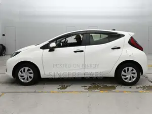 Toyota Aqua २०२১ সাদা