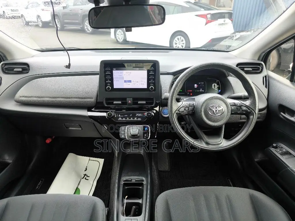 Toyota Aqua २०२১ সাদা