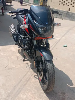 নতুন বাজাজ পালসার ১৫০ ২০২২ কালো