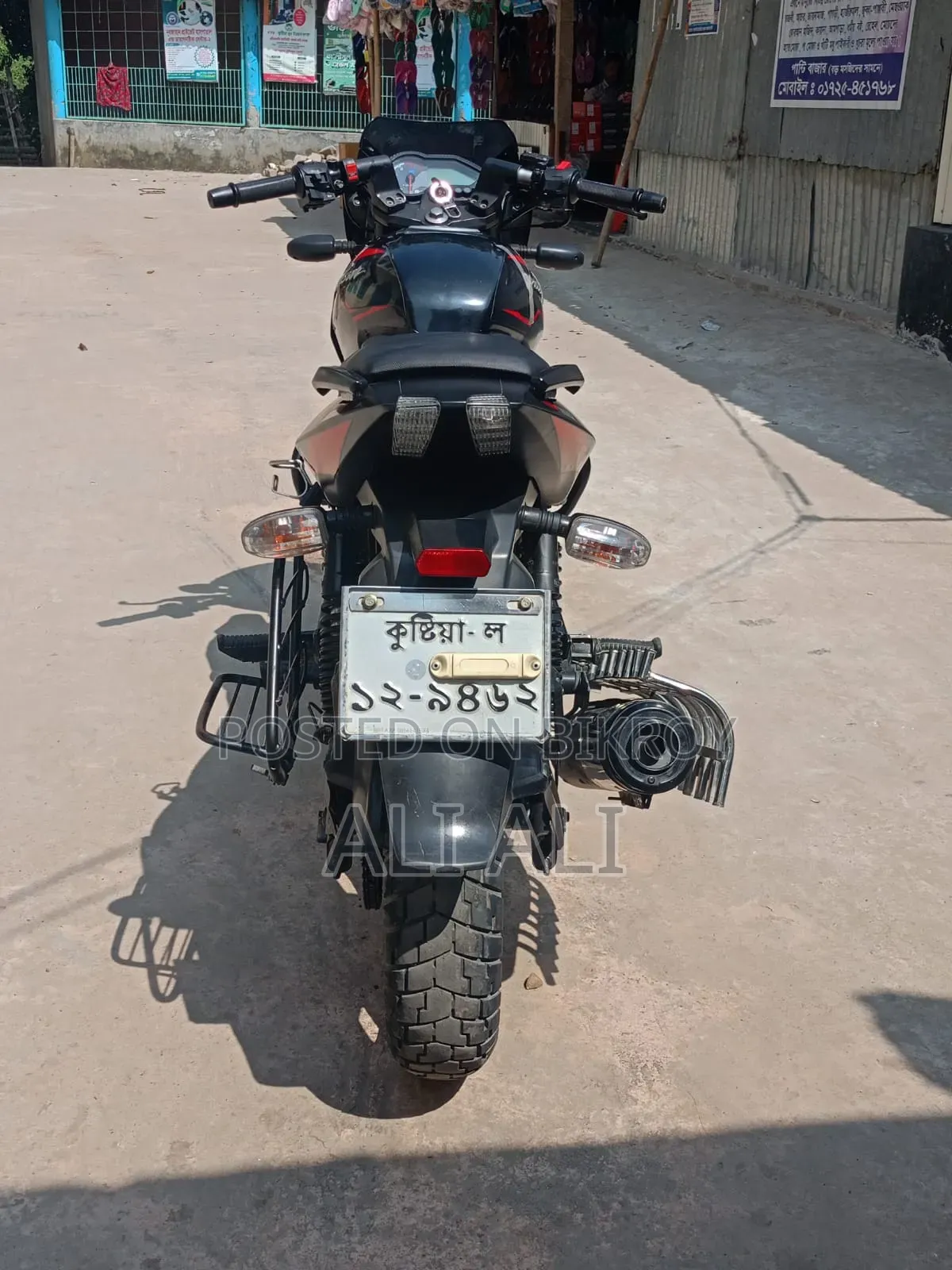 নতুন বাজাজ পালসার ১৫০ ২০২২ কালো