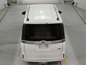 Toyota Noah 2021 Pearl