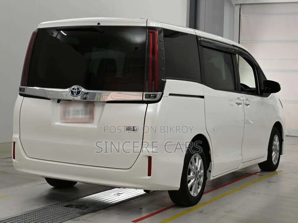 Toyota Noah 2021 Pearl