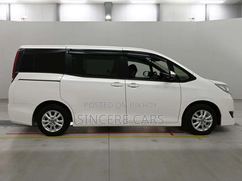 Toyota Noah 2021 Pearl