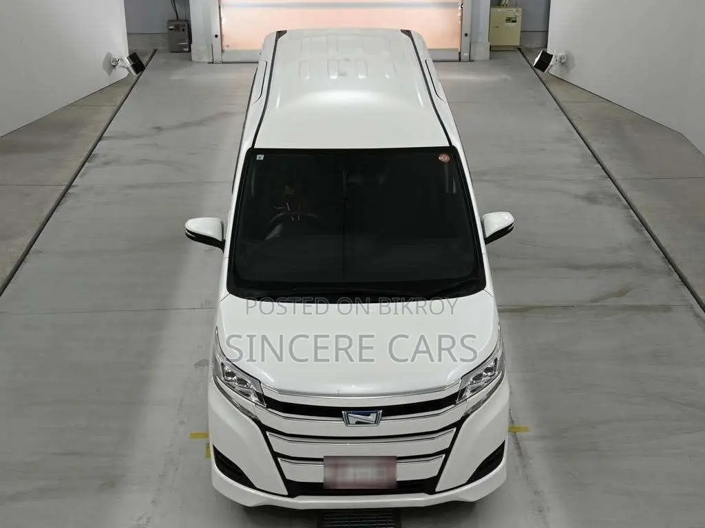 Toyota Noah 2021 Pearl