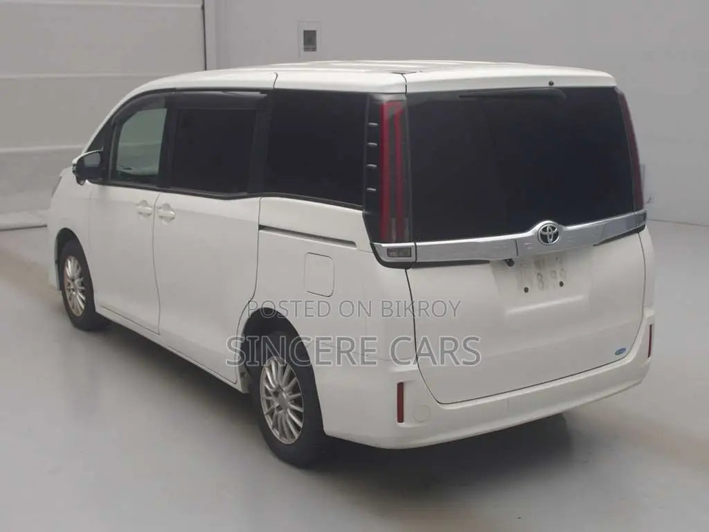 Toyota Noah 2021 Pearl