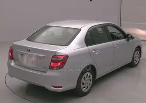 Toyota Axio 2022 Silver