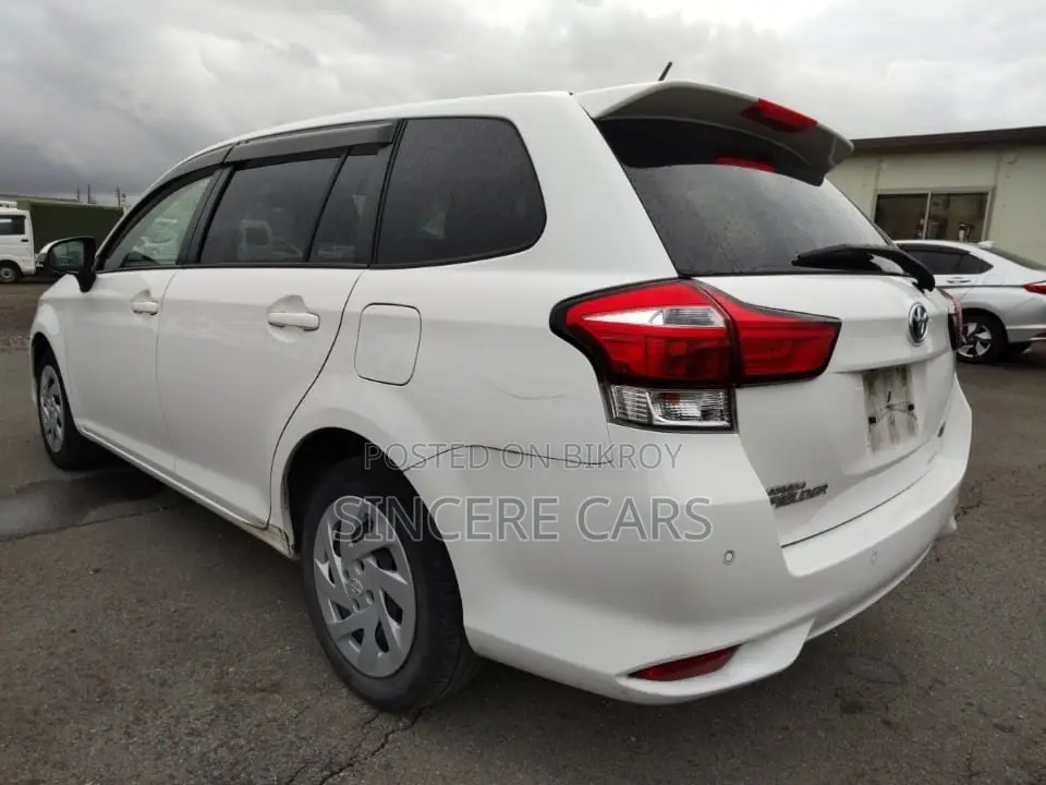 Toyota Corolla Fielder 2021 White