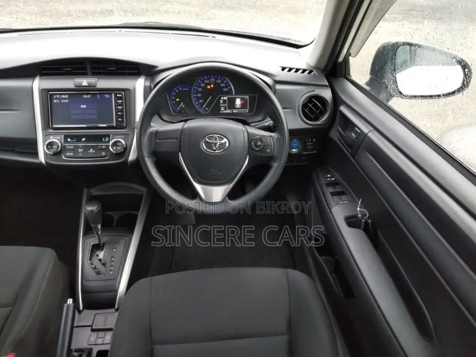 Toyota Corolla Fielder 2021 White