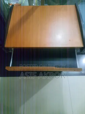 কম্পিউটার টেবিল