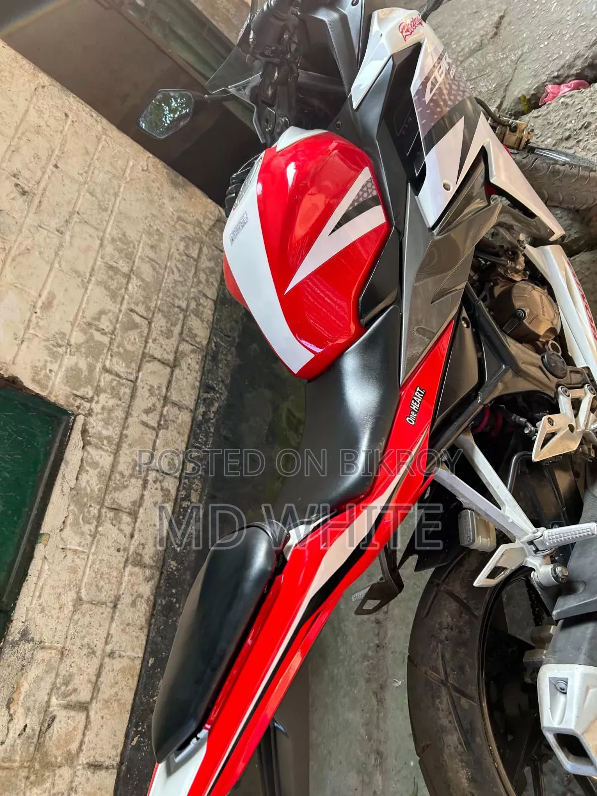 হোন্ডা সিবিআর ২০১৯ লাল