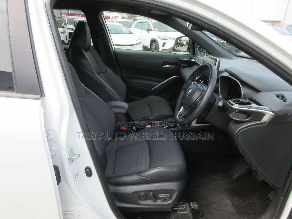 Toyota Corolla Cross LE 2023 Pearl