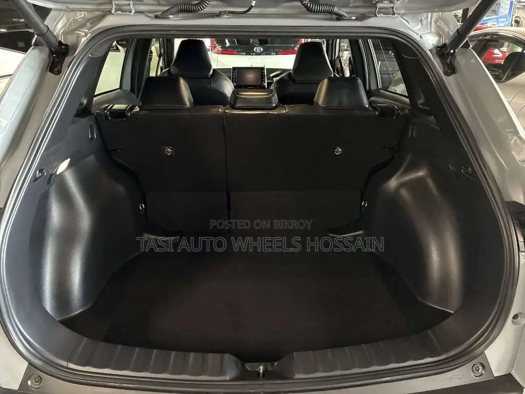 Toyota Corolla Cross 1.8 Hybrid AWD 2022 Gray