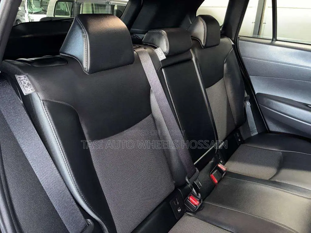 Toyota Corolla Cross 1.8 Hybrid AWD 2022 Gray
