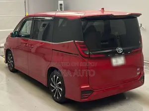 Toyota Noah 2022 Red