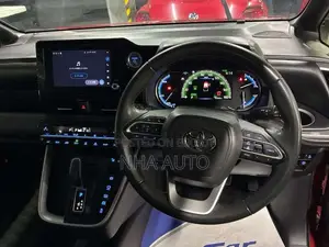 Toyota Noah 2022 Red