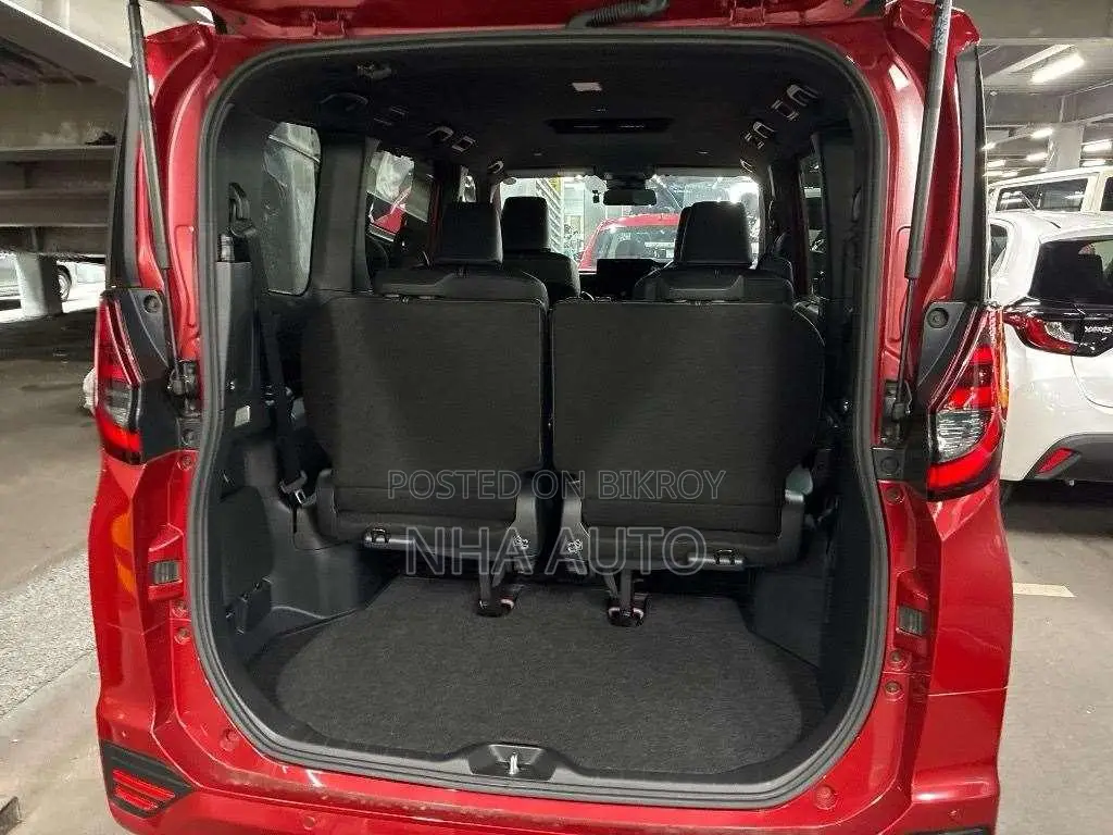 Toyota Noah 2022 Red