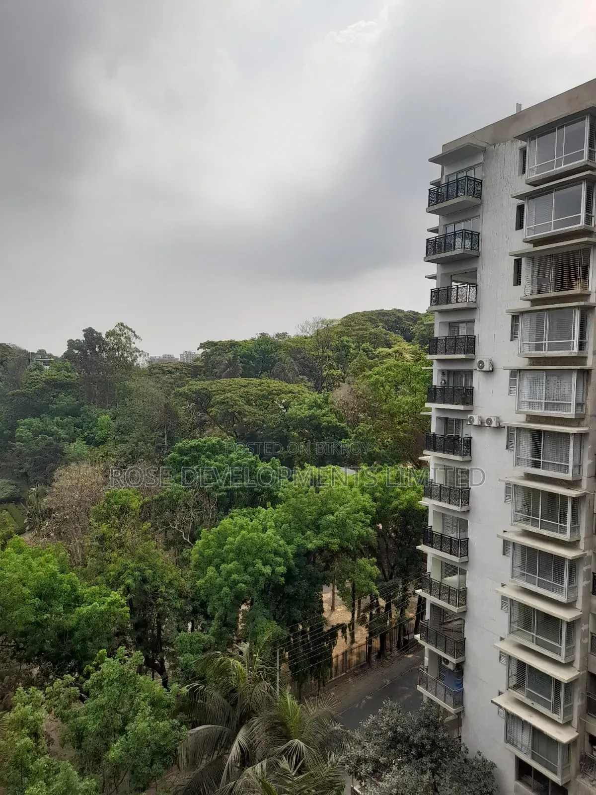 4 Bedroom Apartment in Bpl Anabella, Panchlaish for rent