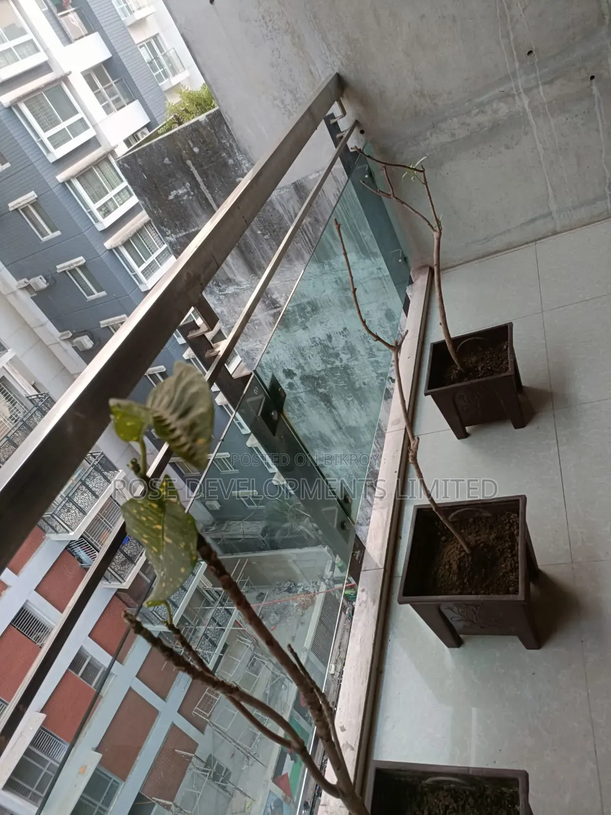 4 Bedroom Apartment in Bpl Anabella, Panchlaish for rent