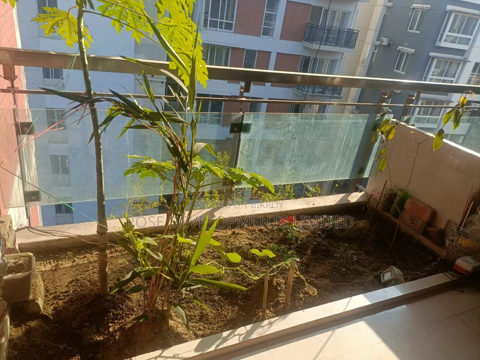 4 Bedroom Apartment in Bpl Anabella, Panchlaish for rent