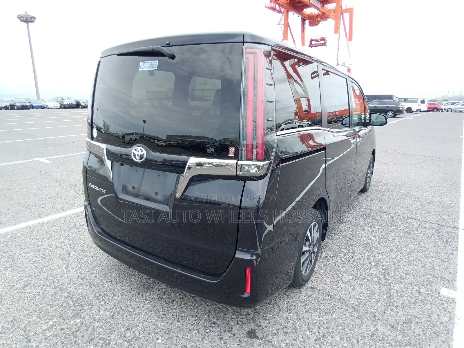 Toyota Esquire 2.0 All-Wheel Drive 7-Seater 2021 Black