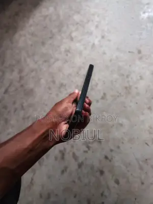 Vfone 32 GB Black