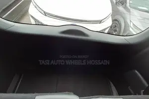 Toyota Esquire 1.8 Front-Wheel Drive Hybrid (7 Seater) 2021 Pearl
