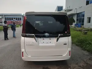 Toyota Esquire 1.8 Front-Wheel Drive Hybrid (7 Seater) 2021 Pearl