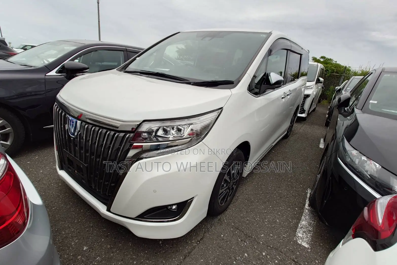 Toyota Esquire 1.8 Front-Wheel Drive Hybrid (7 Seater) 2021 Pearl
