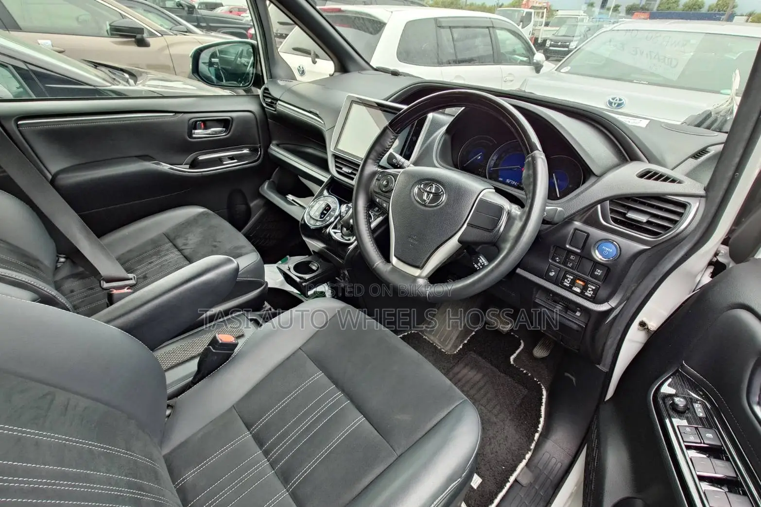 Toyota Esquire 1.8 Front-Wheel Drive Hybrid (7 Seater) 2021 Pearl