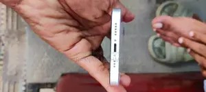 অ্যাপল আইফোন ১২ ১২৮ জিবি হোয়াইট