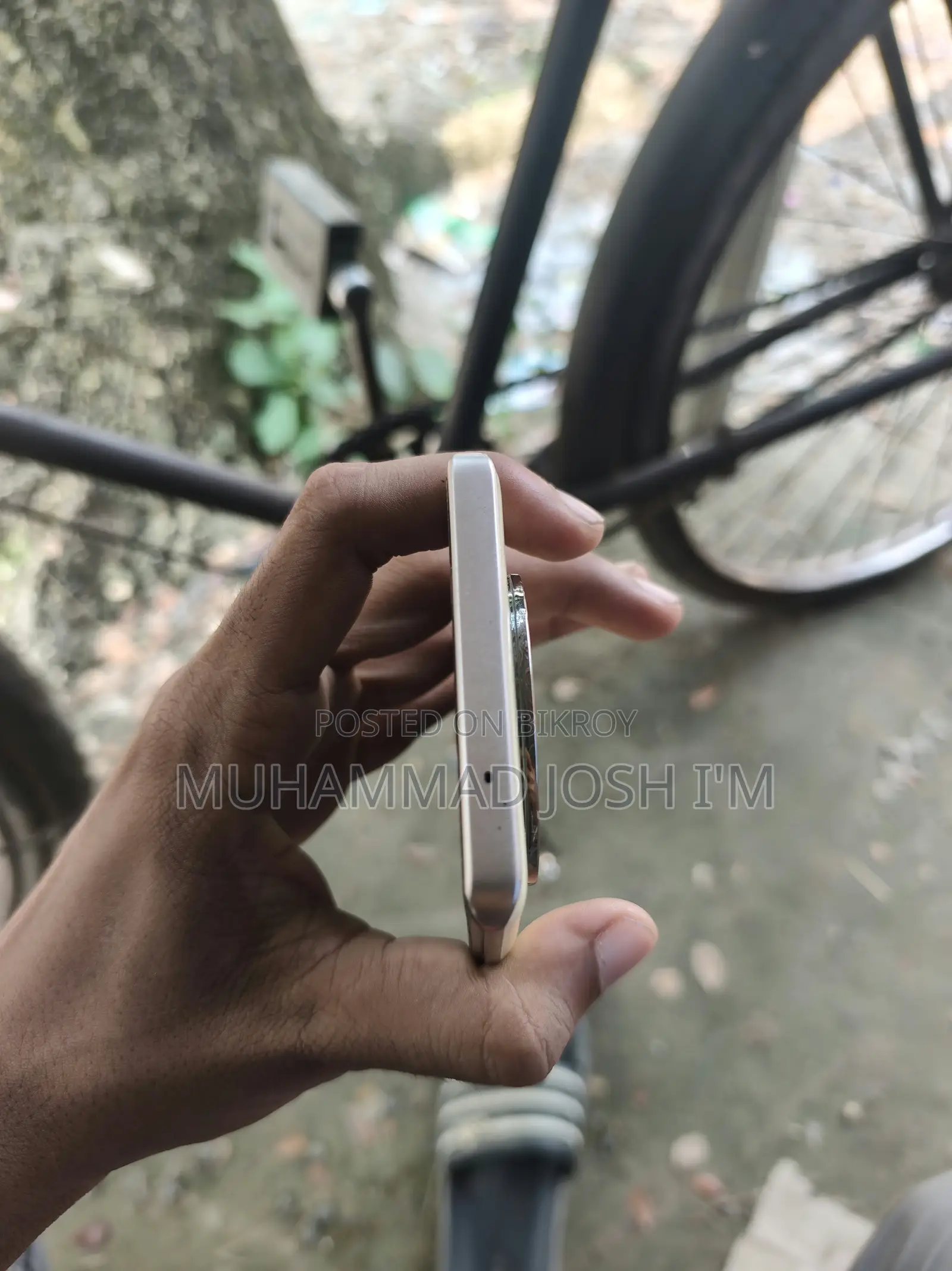 Mobile Phone 256 GB Orange