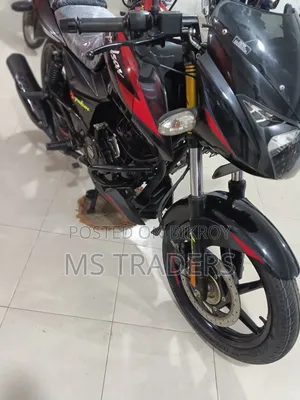 বাজাজ পালসার ১৫০ ২০২২ ব্ল্যাক
