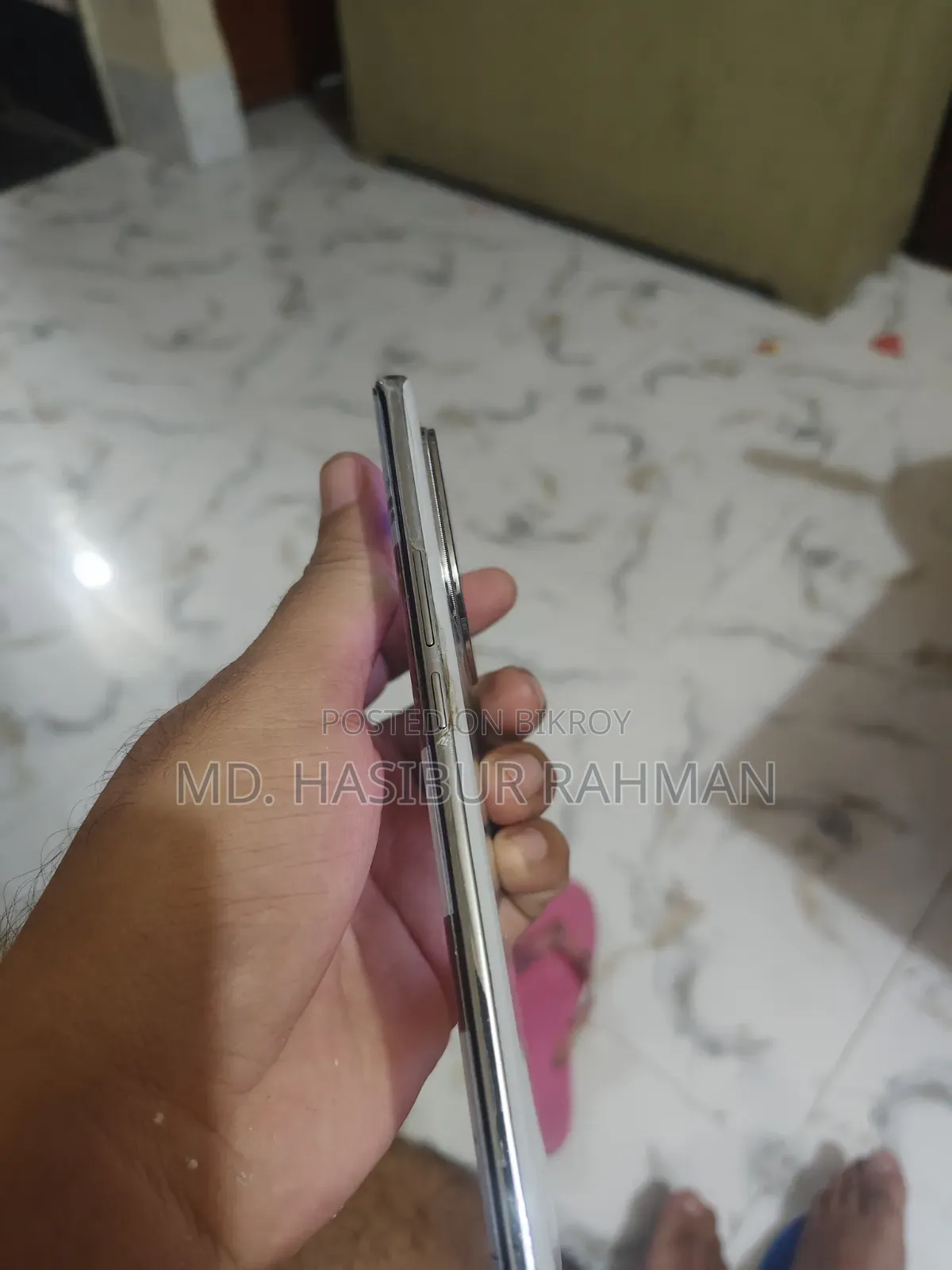 আইকিউওও ২৫৬ জিবি হোয়াইট