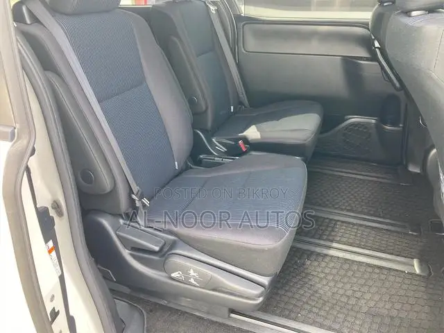 Toyota Noah 1.8 Front-Wheel Drive Hybrid (7 Seater) 2021 Pearl