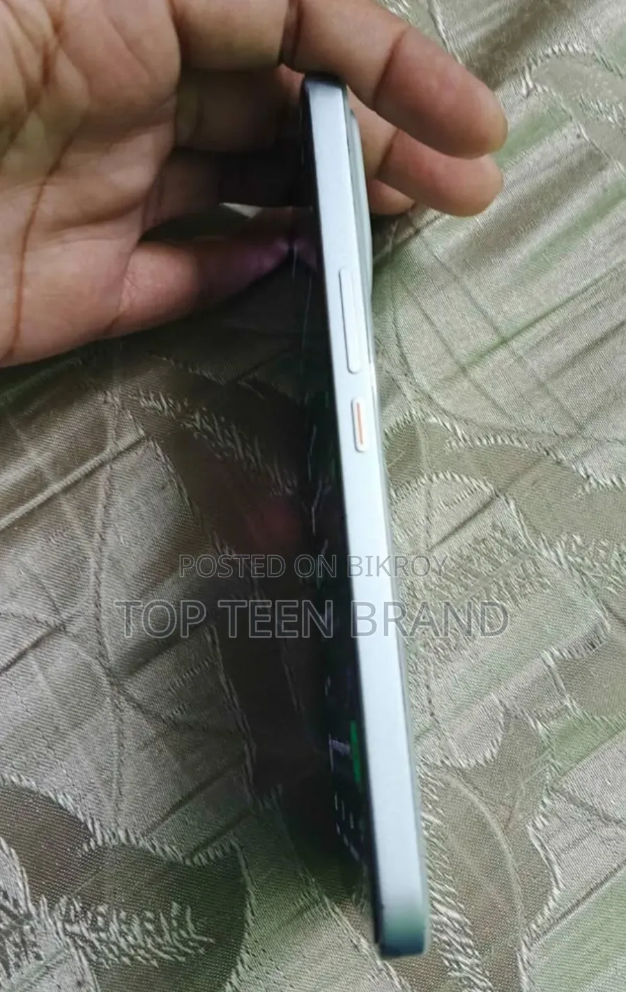 টেকনো পোভা ৭ প্রো ৫জি ২৫৬ জিবি সাদা
