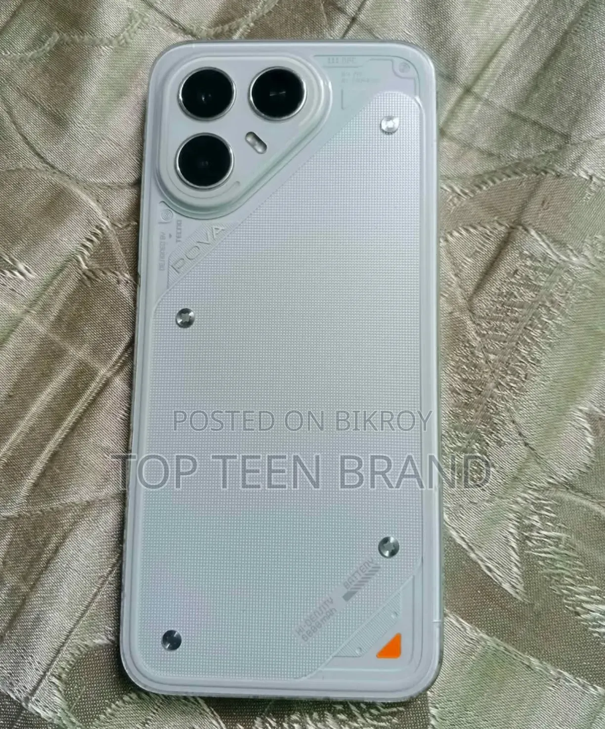 টেকনো পোভা ৭ প্রো ৫জি ২৫৬ জিবি সাদা
