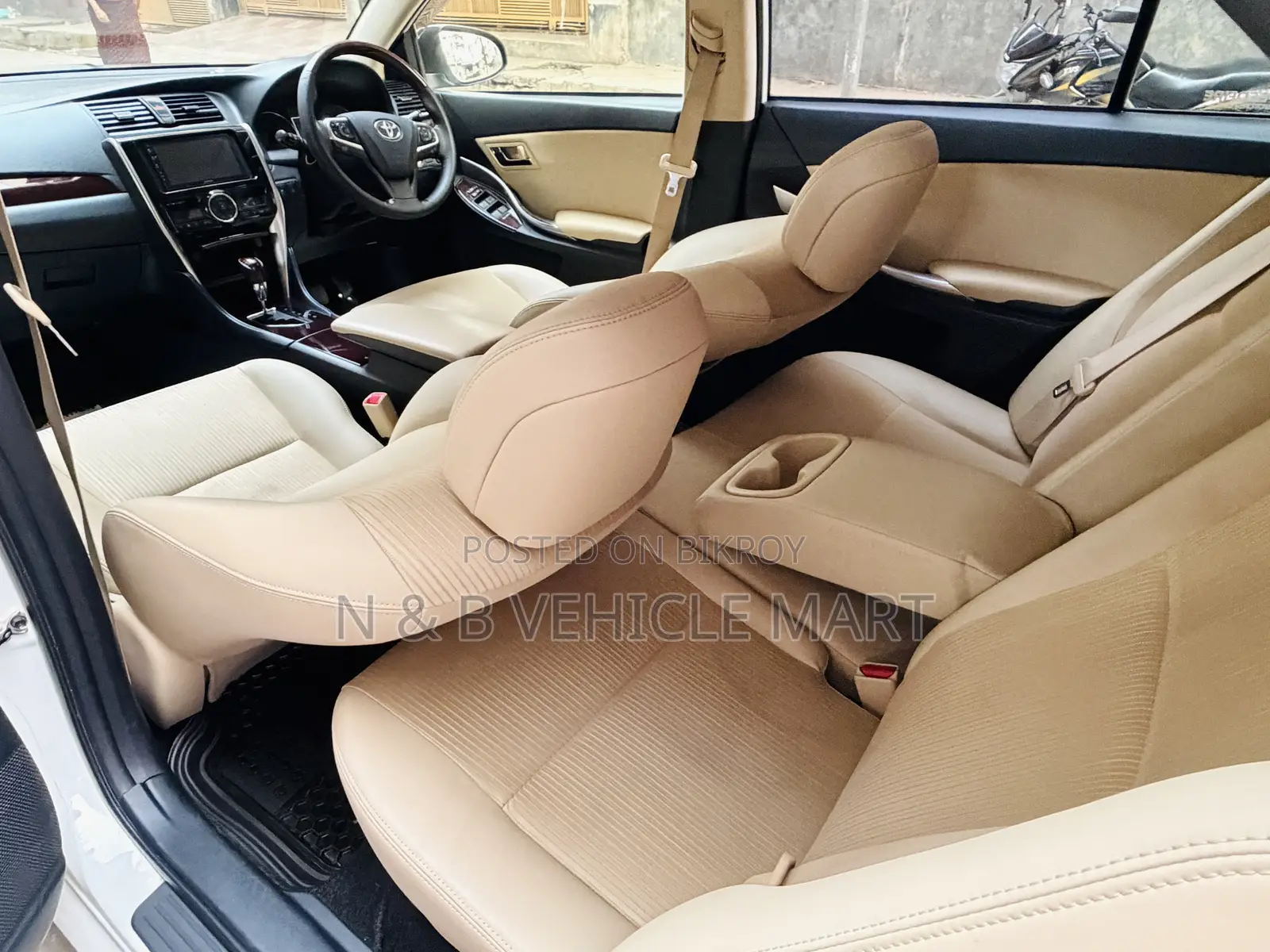 Toyota Premio 1.5 Four-Wheel Drive 2020 Pearl