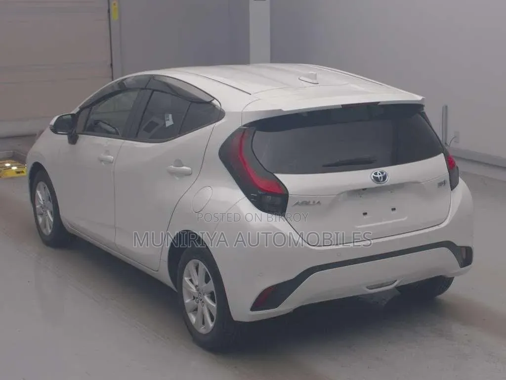 Toyota Aqua 2021 Pearl