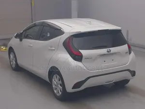 Toyota Aqua 2021 Pearl