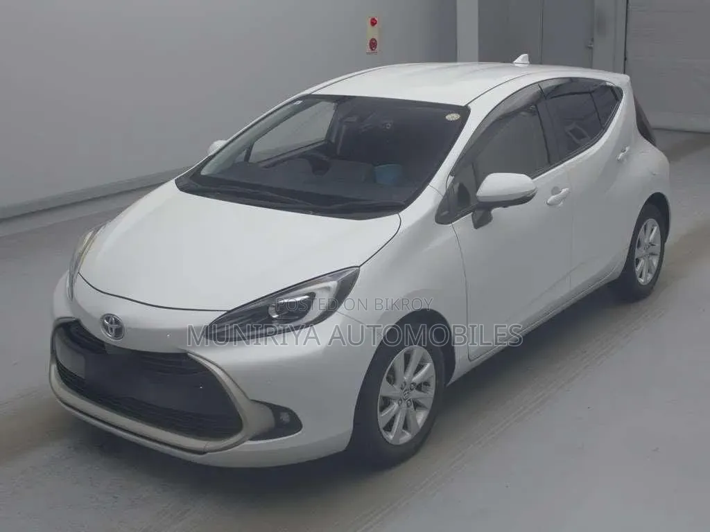 Toyota Aqua 2021 Pearl