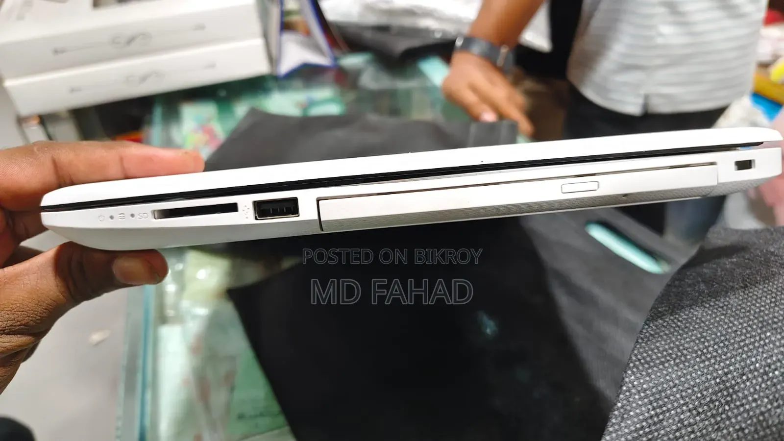 ল্যাপটপ এইচপি ১৫-এফডি০২৯০এনএস ৮জিবি এএমডি এইচডিডি ১টি