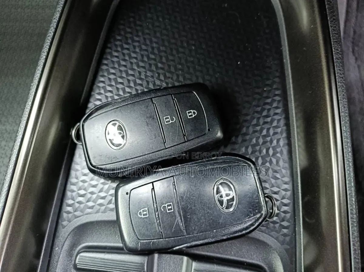 Toyota Aqua 2021 Pearl