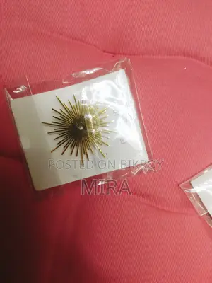 স্টেইনলেস স্টিল গোল্ড ব্রোচ
