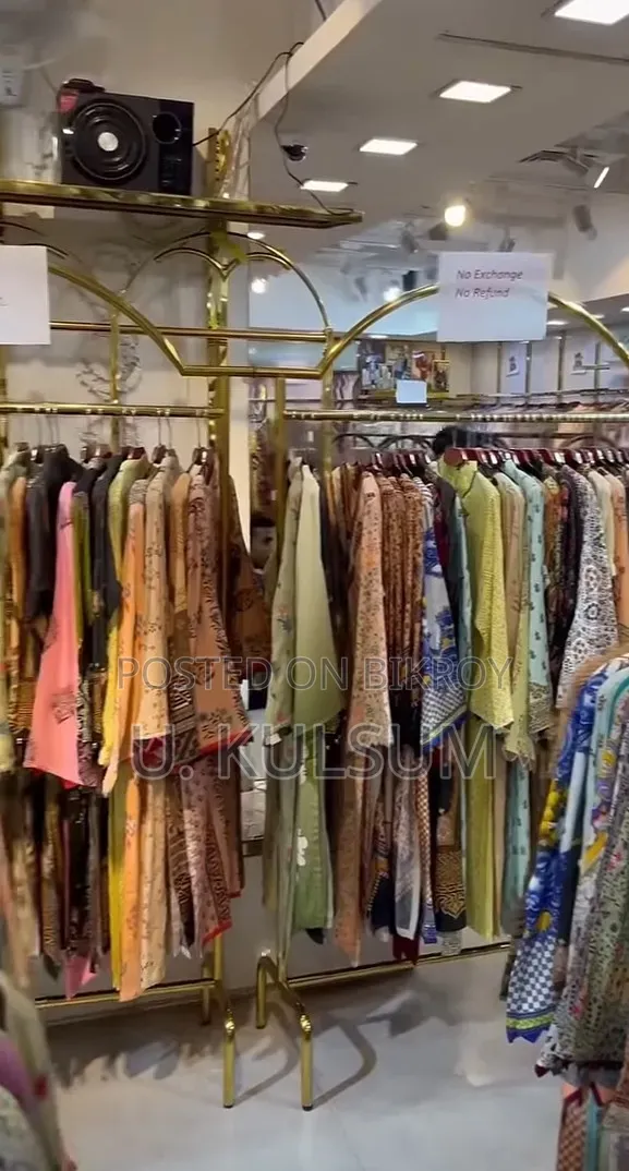 A number of staff are required for Style Square Showroom