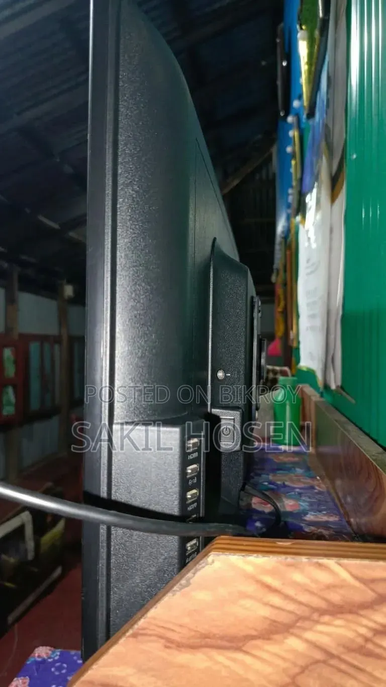 Rangs LED TV/Monitor for Sale — Broken Display