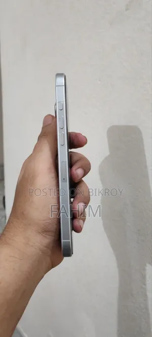 অ্যাপল আইফোন ১৬ প্রো ম্যাক্স ২৫৬ জিবি হোয়াইট