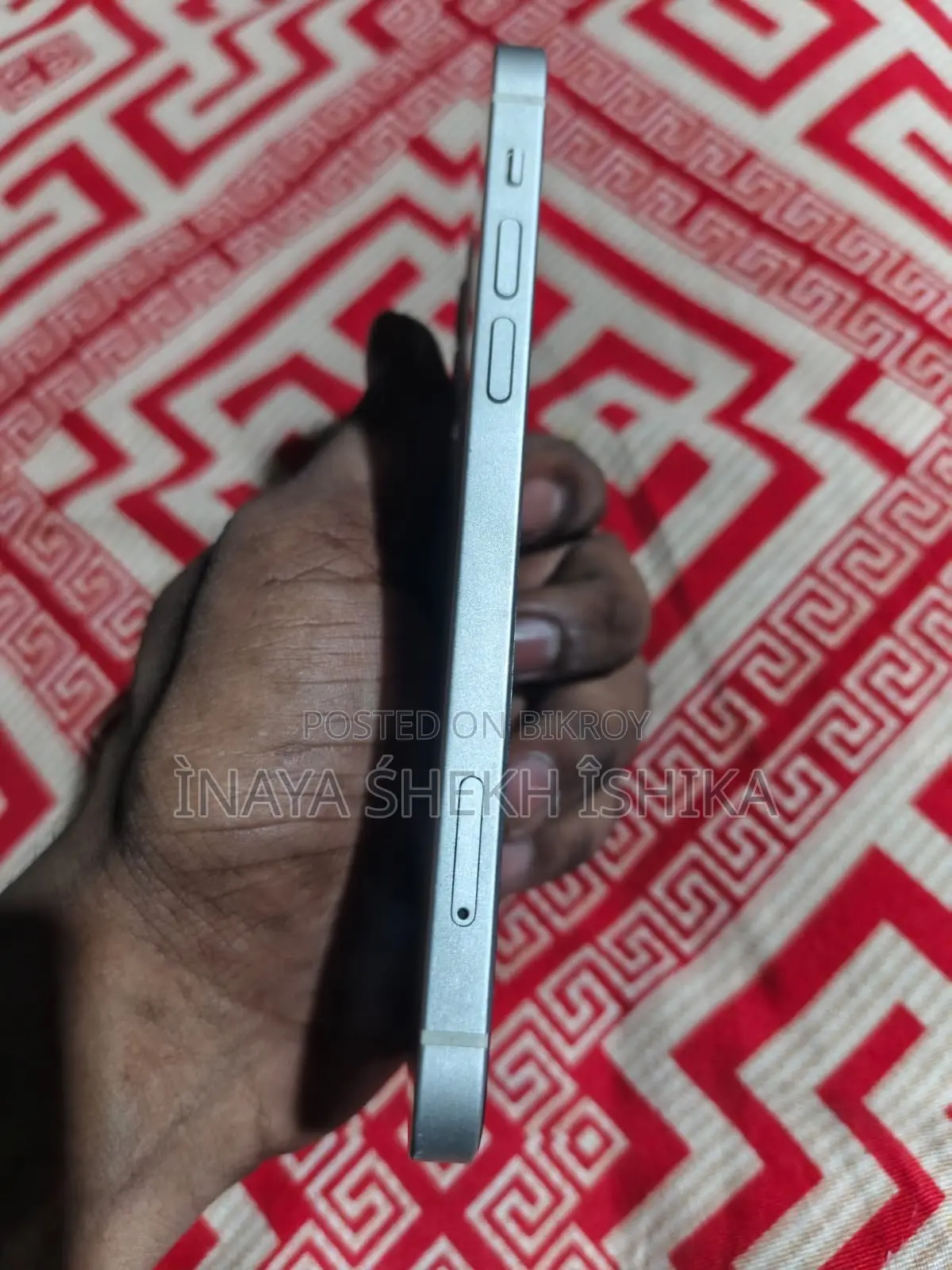 অ্যাপল আইফোন ১২ ১২৮ জিবি হোয়াইট