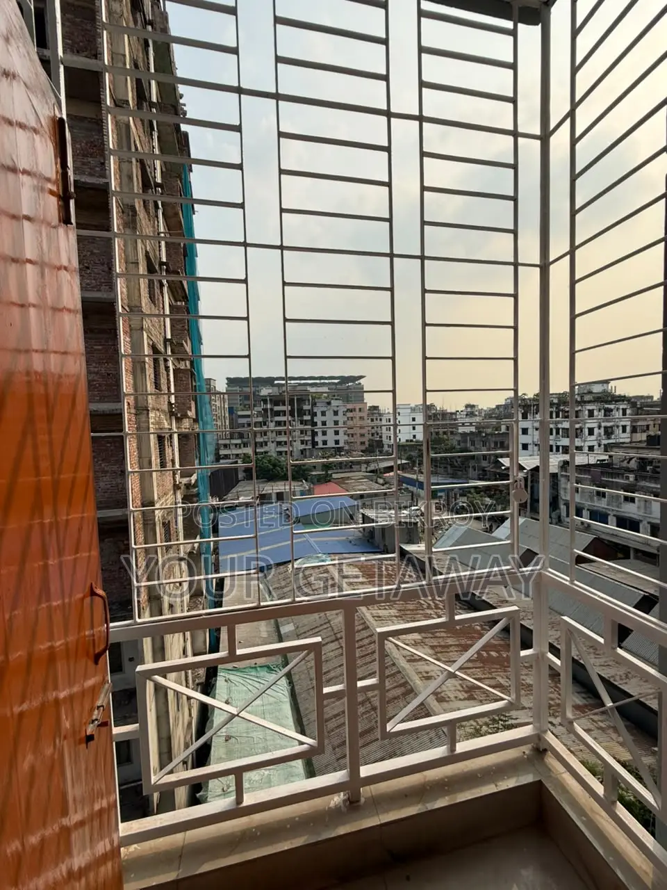 বাড্ডায় বিক্রয়ের জন্য ৩ বেডরুমের অ্যাপার্টমেন্ট