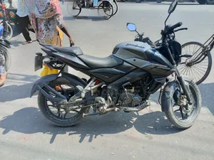 বাজাজ পালসার এনএস ১৬০ ২০১৮ কালো